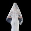 Svatební závoje módní dvojité závoje Svatební doplňky Jemné krajkové závoje Krátké závoje