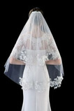 Svatební závoje módní dvojité závoje Svatební doplňky Jemné krajkové závoje Krátké závoje
