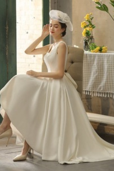 Bezzadu Asymetrické Satén Přírodní pas Jednoduchý Svatební šaty