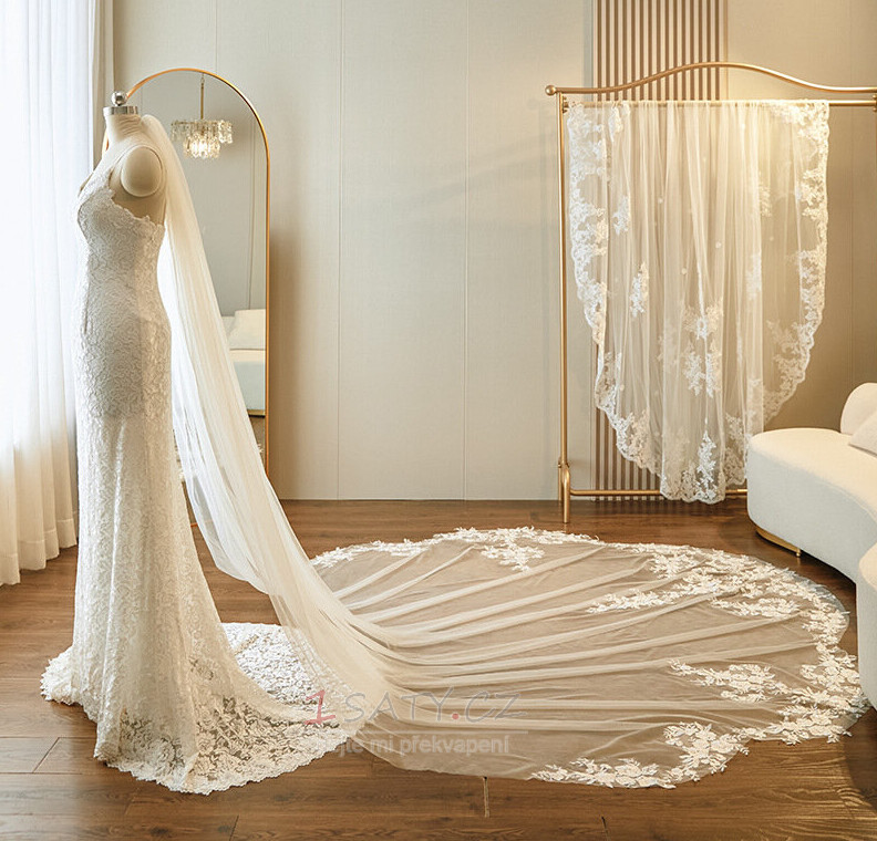 Bílá slonová kost vintage krajkový závoj kostelní svatební závoj luxusní zadní závoj