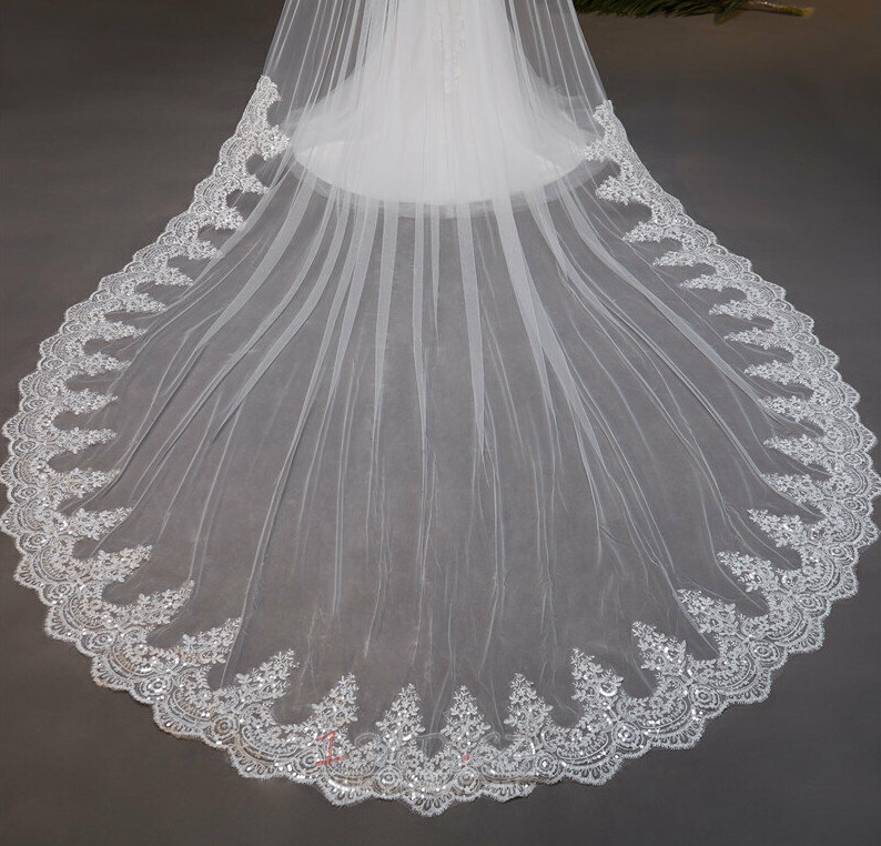 Jedna vrstva vlečného krajkového flitrového závoje svatebních doplňků velkoobchodně 3,5 metru dlouhého závoje