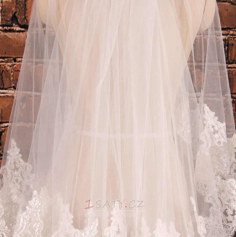 Dvouvrstvý krátký krajkový závoj s hřebenem na vlasy svatební doplňky svatební svatební závoj