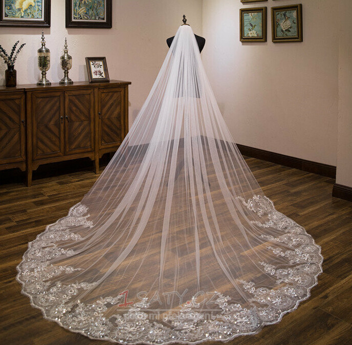 Svatební vlečný závoj svatební doplňky závoj s hřebínkem do vlasů 3 metry dlouhý flitrový krajkový závoj