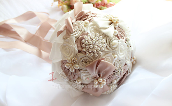 Téma svatební nevěsta kytice kreativní stuha ruční kytice